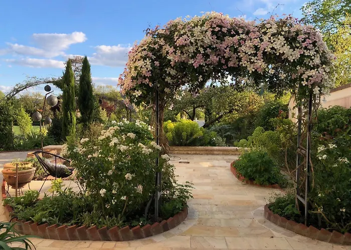 Les Grands Jardins Lodge
